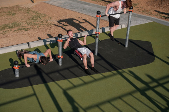 Bars à trois temps Street Workout Calisthenia