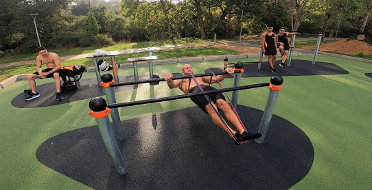 Parallel Street Workout-Calisthenia