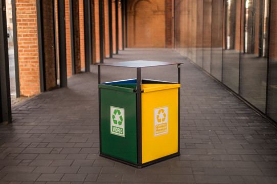 Tokyo recycling bin