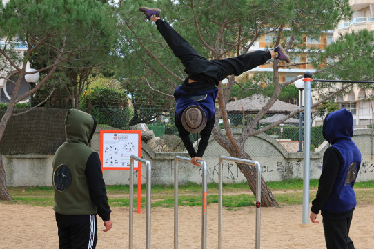 Triple Parallel Street Workout